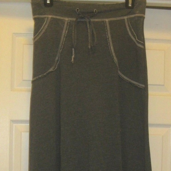sweatshirt maxi skirt